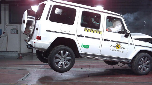 Mercedes G-CLASS - CRASH TEST