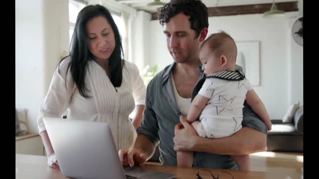 2022 Chrysler Airflow | Our First Battery-Electric Vehicle