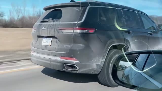 2022 JEEP GRAND CHEROKEE SPOTTED FREEWAY DRIVING