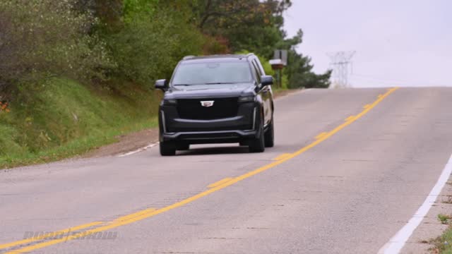 2022 Jeep Grand Wagoneer vs. Cadillac Escalade: American luxury compared