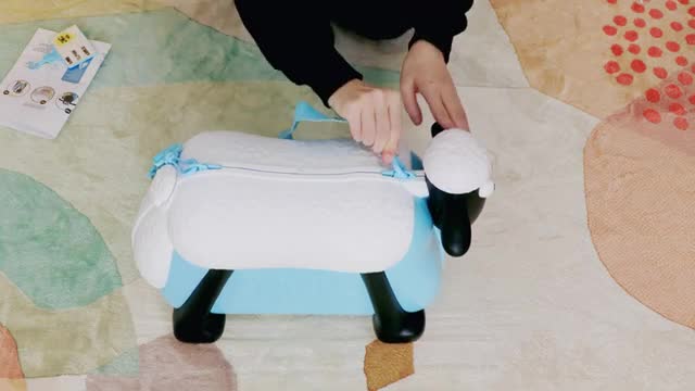 Shaun the Sheep® Kids Ride-On Suitcase (Blue Dream)