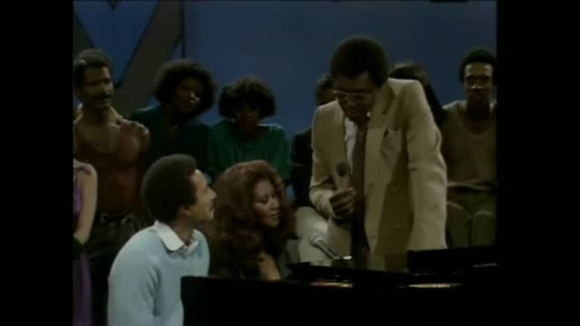 Aretha Franklin and Smokey Robinson - Ooo Baby Baby (soul train live)