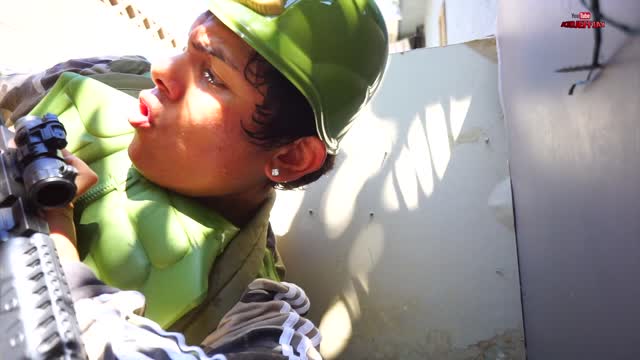 HOW MILITARY EAT A MEAL READY TO EAT (MRE) | DURING WAR