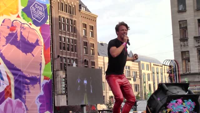 🌈 Paul Morris op slotfeest Dam, Amsterdam Gay Pride