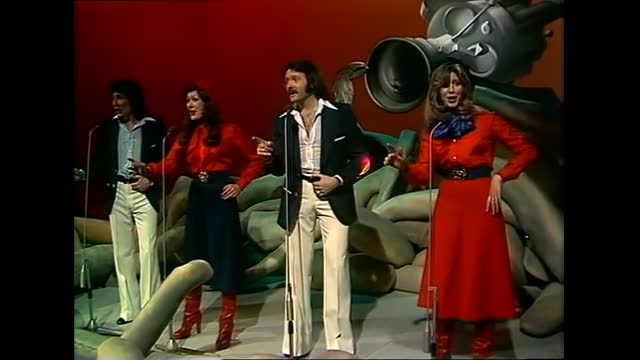 Brotherhood Of Man - Save Your Kisses For Me β’ TopPop