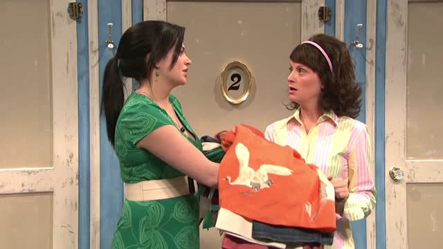 Girls Try on New York Funky Style Clothes - SNL
