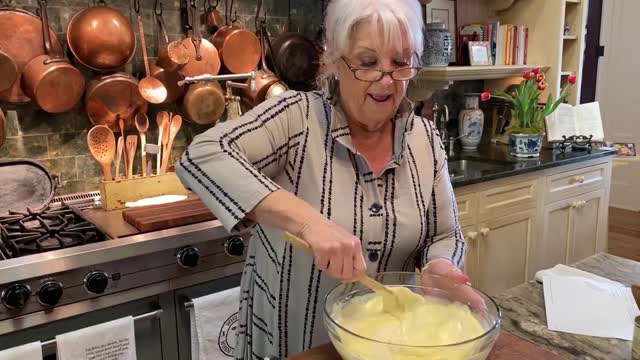 Not Yo Mama's Banana Pudding - Quarantine Cooking