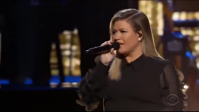 Kelly Clarkson - I Never Loved a Man (the Way I Love You) (Aretha Franklin Tribute)