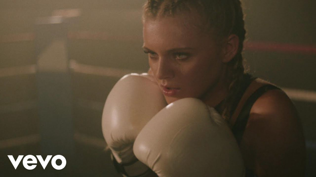 Kelsea Ballerini - Miss Me More