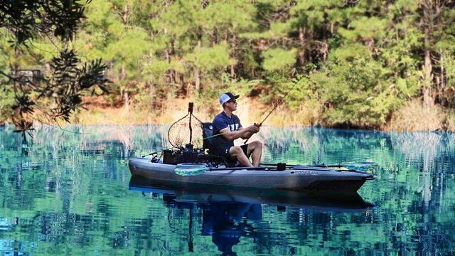Fishing a PUDDLE (Kayak Fishing)