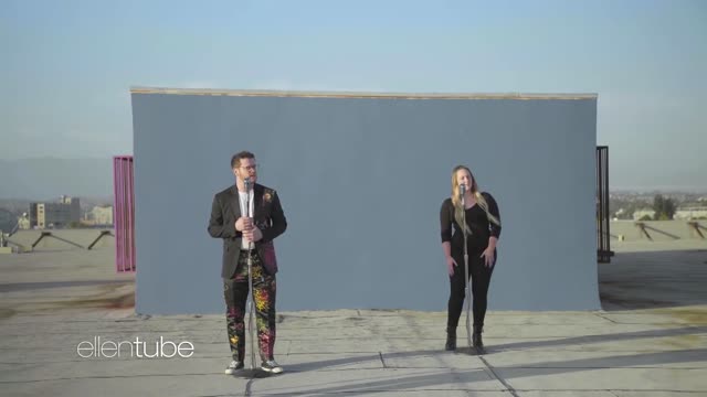 Sam Fischer Performs 'This City'