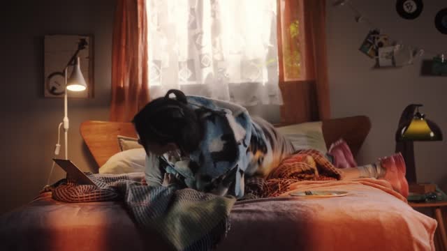 BENEE - KOOL (Official Music Video)