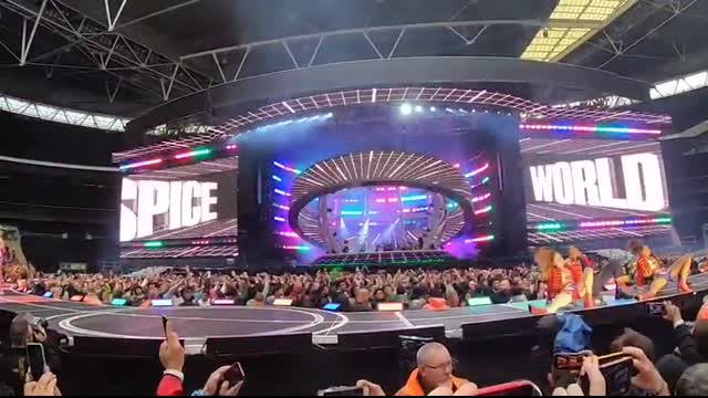 Spice Girls - Full Intro + Spice Up Your Life (LipeHall Multi Angle Live at Spice World Tour 2019)