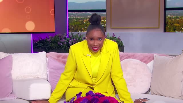 Ryan Lochte Teaches Jennifer Hudson to Swim