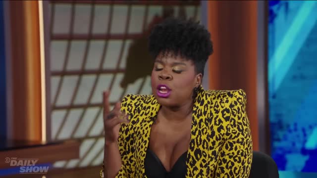 Lisa Leslie - Tall Girl Fashion, WNBA, & Financial Literacy for Young Athletes | The Daily Show