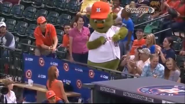 Biggest Reporter Flirting Moments in Sports