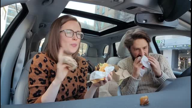 PLNT BURGER REVIEW: New Vegan Classic Burger Joint Inside Whole Foods (Vlog)