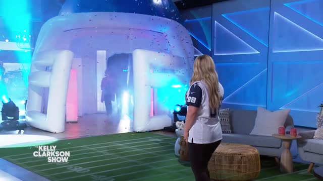 '80 for Brady' Stars Couldn't Stop Chatting On Set: 'It Was A Problem'