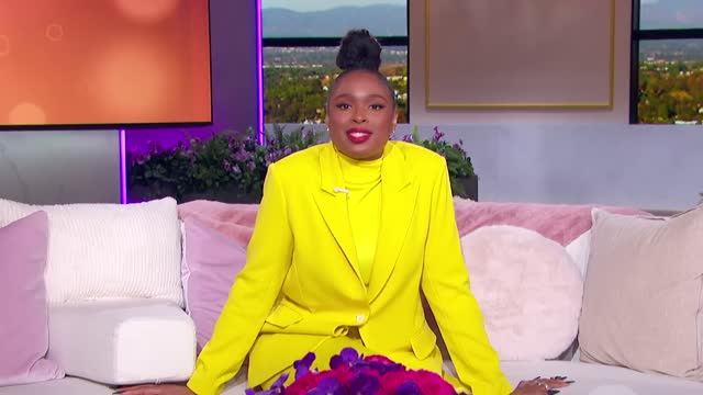 Jennifer Hudson Sings With Kid Reporter Jeremiah Fennell!