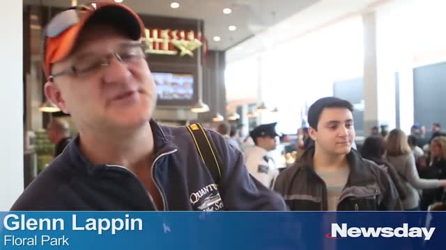 'Soup Nazi' talks 'Seinfeld,' serves fans at Roosevelt Field mall