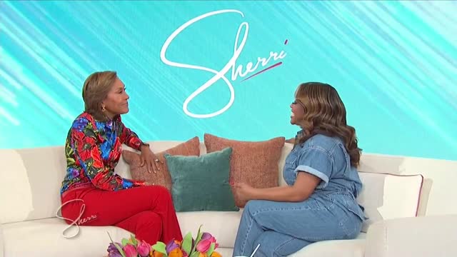Robin Roberts Shares Her Personal Moments with Michelle Obama
