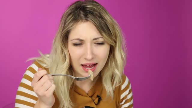 People Try Gefilte Fish For The First Time