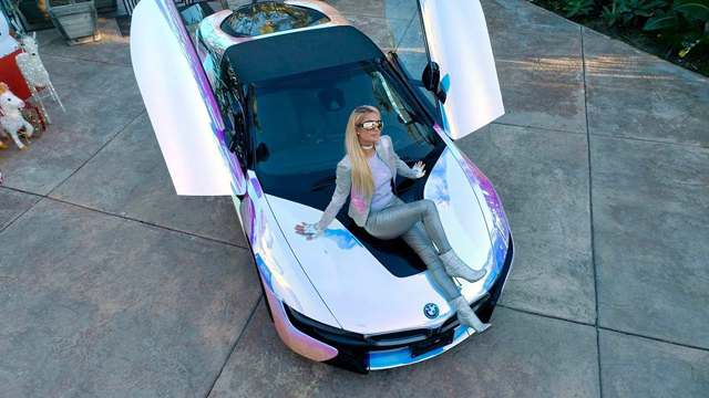 Paris Hilton Pimps Her Ride