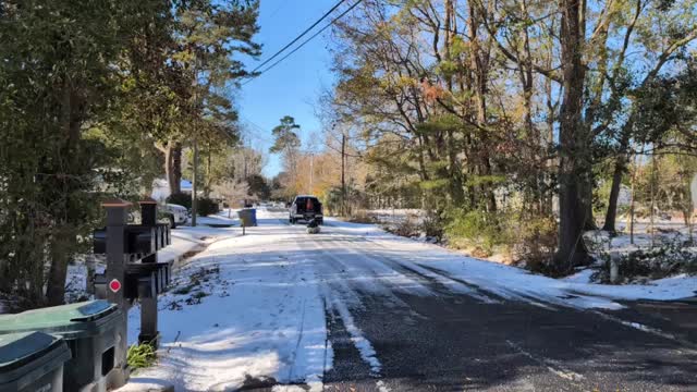 Snow in Charleston SC 2025 A Jeff Foxworthy joke come to life.