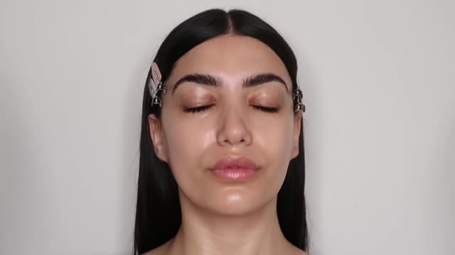 I SHAVE MY FACE FOR INSTANT CLEAR SKIN