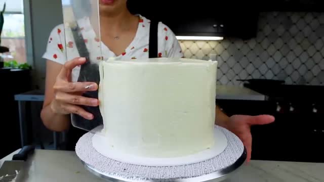 I hate American Buttercream…so I invented a new frosting