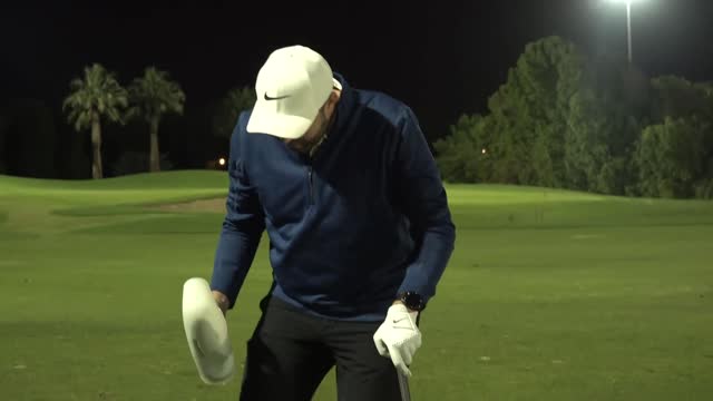 Playing NIGHT GOLF in Dubai