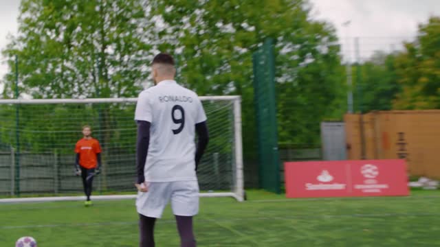 MESSI VS RONALDO | PENALTY CHALLENGE 🎯