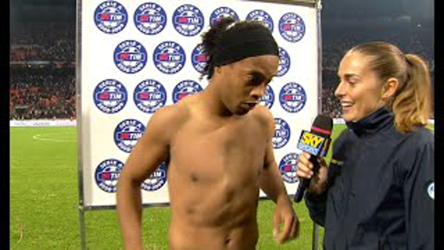 10 Times Ronaldinho Impressed The World