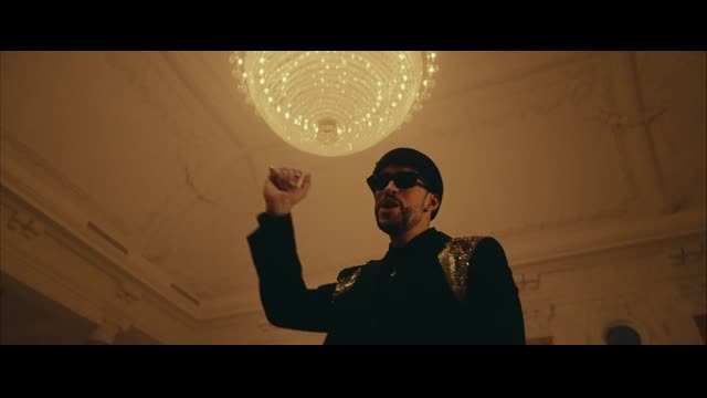 Aventura, Bad Bunny - Volví (Video Oficial)