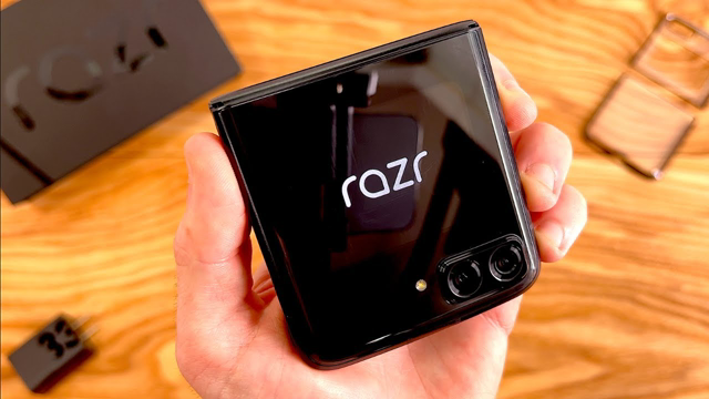 MOTOROLA RAZR 2022 Unboxing & First Impressions!