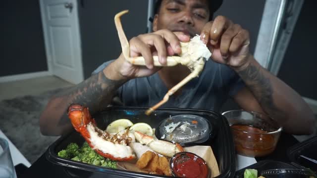Seafood Mukbang, Bloves Smackalicious Sauce