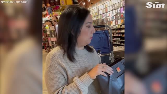 ‘Karen’ accuses black man of stealing her phone before it starts ringing in her OWN PURSE